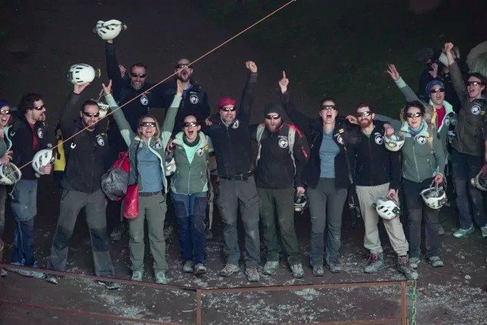 Γάλλοι σπηλαιολόγοι ξαναβλέπουν το φως έπειτα από πείραμα απομόνωσης 40 ημερών