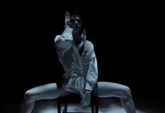 Εντυπωσιακό βίντεο – Υποβρύχιο τανγκό σε βάθος 40 μέτρων