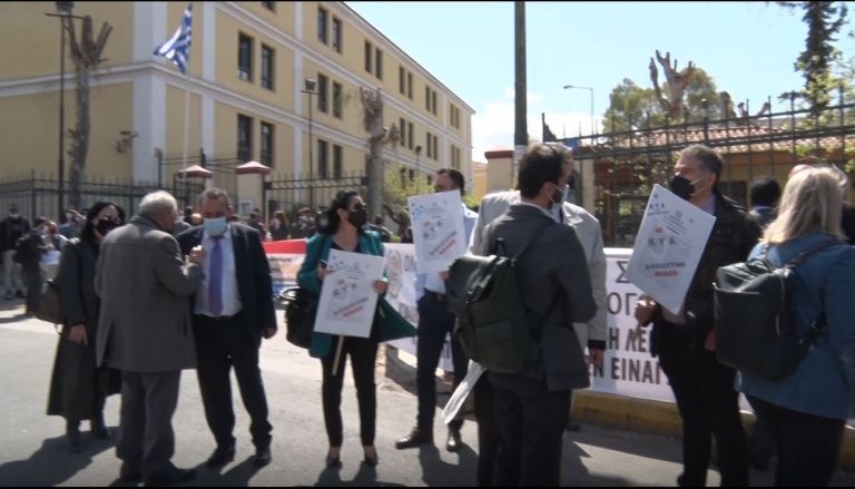 Κραυγή αγωνίας από τους δικηγόρους για το μέλλον του κλάδου