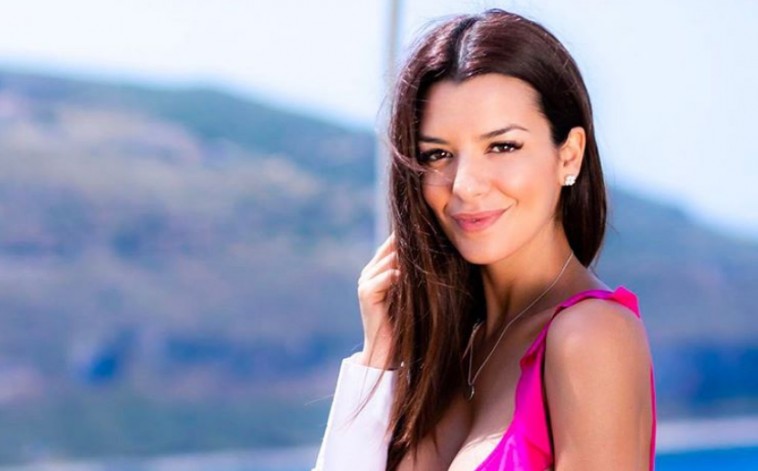 Νικολέττα Ράλλη : «Ήταν μόνος του στο χώρο, μου έδωσε να φορέσω μαγιό και…»