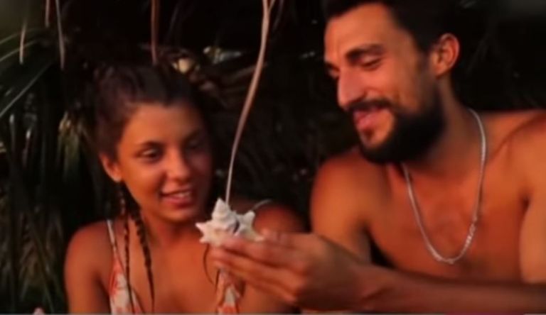 Ξεσπά η μητέρα της Μαριαλένας Ρουμελιώτη: «Δεν περίμενα τέτοιο θέατρο απ΄την κόρη μου»