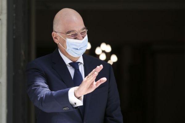 Προεδρική Φρουρά : Ο Νίκος Δένδιας θα μπορούσε να ήταν και Εύζων