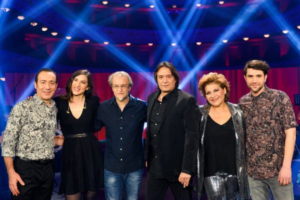 Σπίτι με το MEGA: Καλατζόπουλος και Πασχαλίδης σε σπάνιες ερμηνείες δίπλα στον Κότσιρα και τη Νέγκα