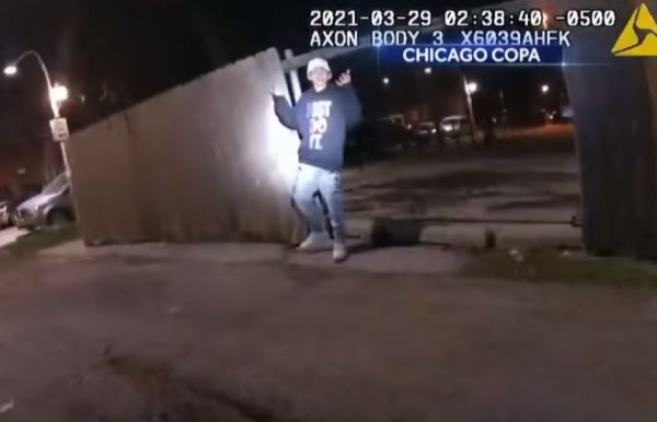 ΗΠΑ: Σοκάρει το βίντεο από την κάμερα αστυνομικού που πυροβόλησε θανάσιμα 13χρονο άοπλο