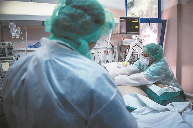 Κοροναϊός: Άλλη μια δύσκολη εφημερία για το Λαϊκό – Λυγίζουν τα νοσοκομεία υπό το βάρος της πανδημίας
