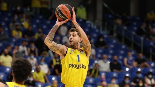 Περίπατος για την Μακάμπι (92-62)