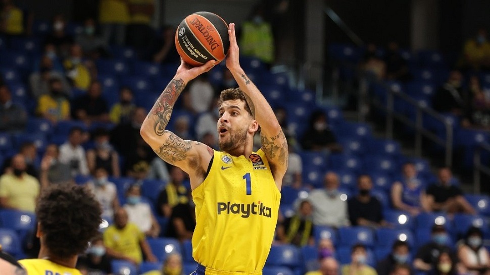 Περίπατος για την Μακάμπι (92-62)