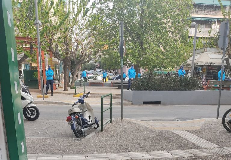 Πλατεία Βαρνάβα : Γέμισε αστυνομικές δυνάμεις για να μπει τέλος στα κορονοπάρτι