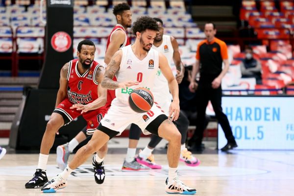 «Σκότωσε» την Μπάγερν με φοβερό buzzer beater ο ΛεΝτέι (79-78)