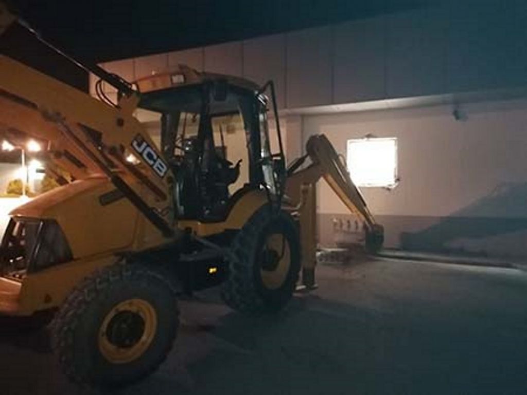 Θεσσαλονίκη: Διαρρήκτες επιστράτευσαν… μπουλντόζα για να «ανοίξουν» σούπερ μάρκετ