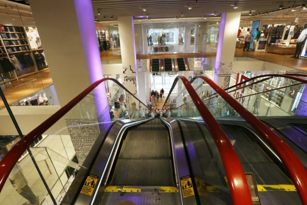 Lockdown: Τι αλλάζει στη ζωή μας από σήμερα – Πώς θα λειτουργήσουν mall και κέντρα αισθητικής