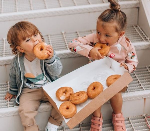 Tips για να περιορίσουμε τη ζάχαρη στη διατροφή των παιδιών