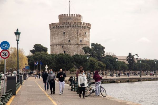 Κοροναϊός : Πού εντοπίζονται τα 3.015 κρούσματα – Δείτε αναλυτικά τον χάρτη της διασποράς