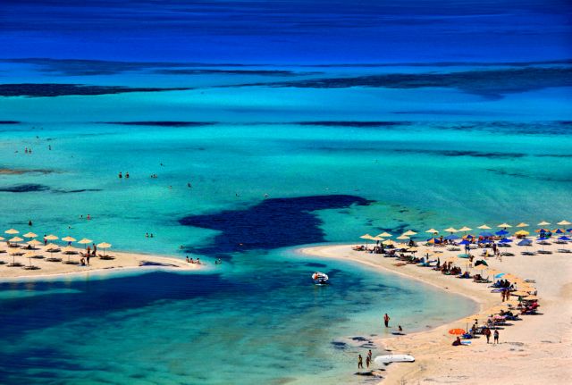 Κρήτη εναντίον Μαγιόρκας: Ξεκίνησε η κούρσα των νησιών της Μεσογείου για τουρίστες