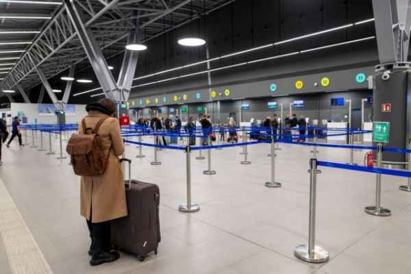 Νέα παράταση στις αεροπορικές οδηγίες για πτήσεις εξωτερικού έως τις 14 Μαΐου