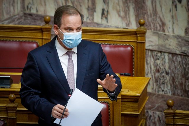 Καραμανλής για προμήθεια λεωφορείων : Ο Τσίπρας έπεσε θύμα αυταπάτης και άγνοιας