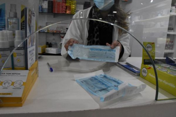 ΦΣΑ:  Διάθεση των self test μόνο κατά τις ώρες κανονικής λειτουργίας των φαρμακείων