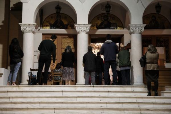 Παγώνη: Με self test η συμμετοχή στο πασχαλινό τραπέζι – Να κάνουν χρήση διπλή μάσκας όσοι πάνε εκκλησία