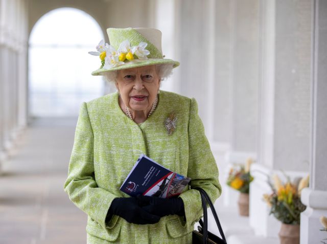 Βασίλισσα Ελισάβετ : Γιατί φοράει πάντα πράσινα στις εμφανίσεις της;