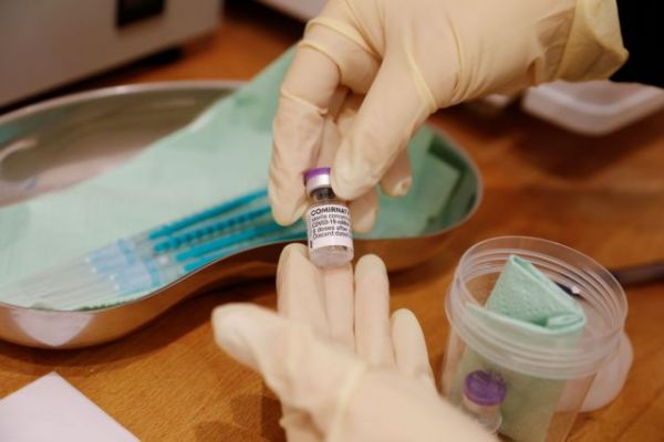 Κοροναϊός : Συμφωνία Ισραήλ – Pfizer για την αγορά εκατομμύριων εμβολίων ως το 2020