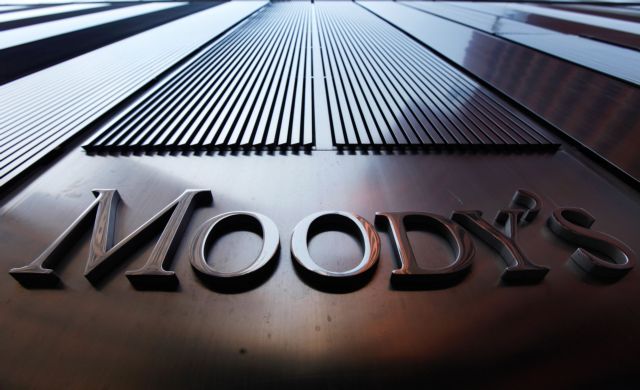 Ψήφος εμπιστοσύνης και από τη Moody’s στην ελληνική οικονομία