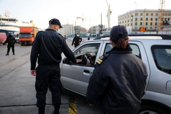 Μυτιλήνη: Αφγανός κρύφτηκε μέσα σε βαλίτσα για να ταξιδέψει στον Πειραιά