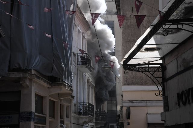 Πυρκαγιά σε εγκαταλελειμμένο κτίριο στο Μεταξουργείο