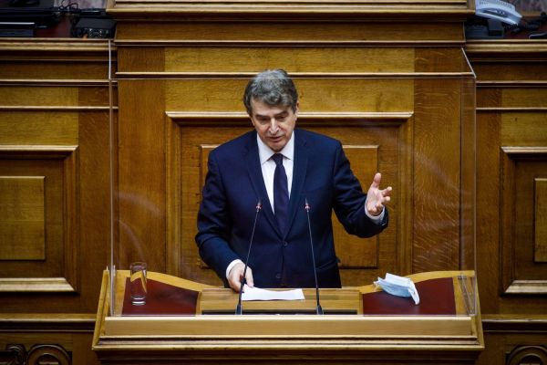 Χρυσοχοΐδης : Ποτέ δεν φύλαξαν τον Φουρθιώτη 14 αστυνομικοί ούτε υπήρξαν τεθωρακισμένα αυτοκίνητα