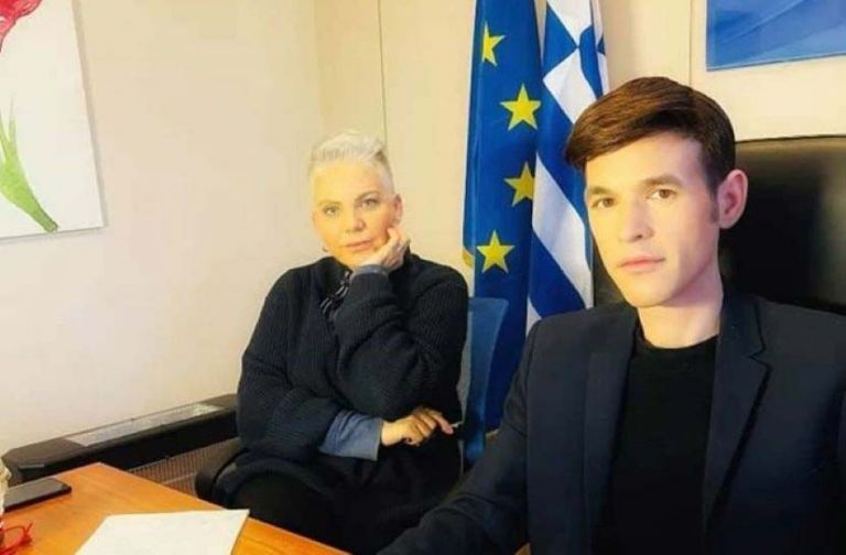 Η Νανά Παλαιτσάκη «εγκαταλείπει» τον Μένιο Φουρθιώτη – Παραιτείται από όλα τα εργασιακά της καθήκοντα