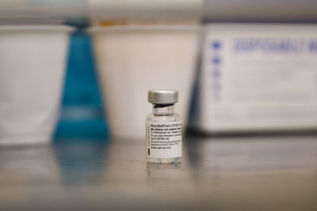 Μπουρλά: Ετοιμάζεται εκδοχή του εμβολίου που θα διατηρείται σε απλούς καταψύκτες και ψυγεία