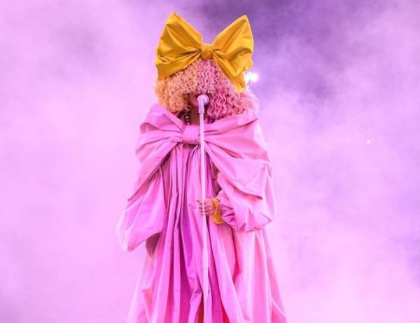 Sia: Κυκλοφόρησε το νέο της βίντεο κλιπ σε συνεργασία με τη NASA