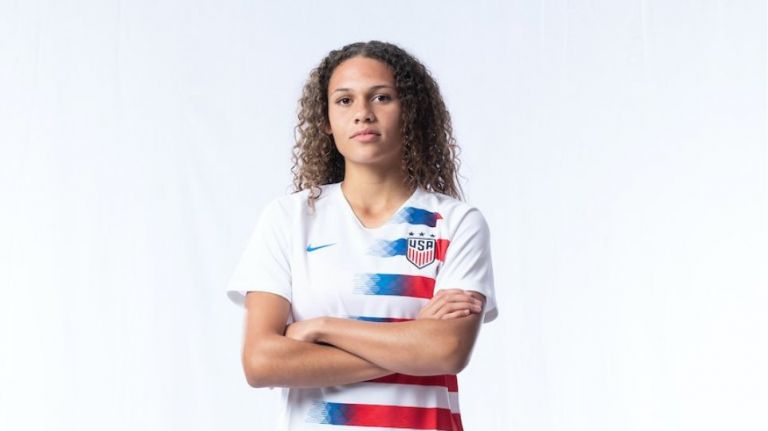 ΗΠΑ: Ταλέντο η 18χρονη κόρη του Ντένις Ρόντμαν (και) στο ποδόσφαιρο