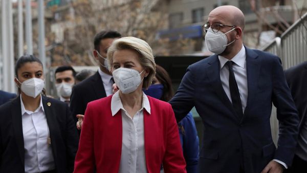 Van der Leyen, Michel offer carrot and stick at summit with Erdogan