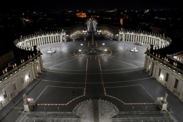 Πάσχα των Καθολικών: Κατάνυξη και εορτασμοί στη σκιά της πανδημίας