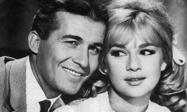 Αλίκη Βουγιουκλάκη : Σπάνια φωτογραφία της με τον Δημήτρη Παπαμιχαήλ από το σπίτι τους