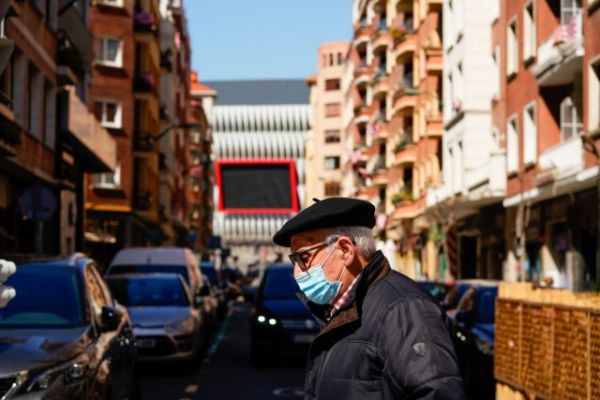 Ισπανία : Δεν ανησυχεί ο κόσμος για παρενέργειες από το AstraZeneca