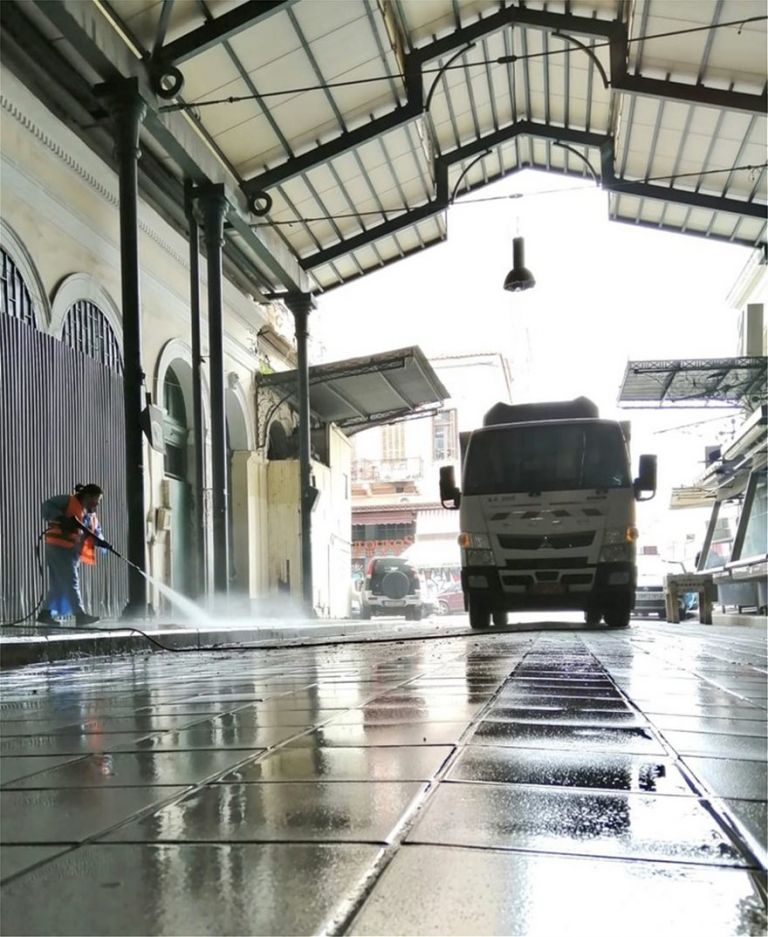 Δήμος Αθηναίων : Επιχείρηση καθαριότητας στη Βαρβάκειο Αγορά