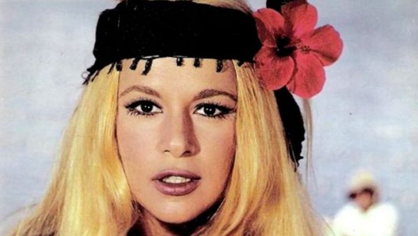 Αλίκη Βουγιουκλάκη: Σε ποιόν έκανε δύο χρόνια να μιλήσει;