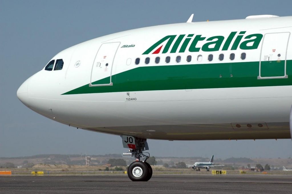 Κομισιόν: Εξετάζει λύσεις για την αντικατάσταση της προβληματικής Alitalia από άλλη εταιρεία