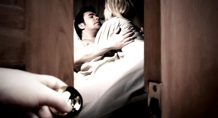 Απιστία : Υπάρχουν τρεις διαφορετικοί τρόποι που απατούν άντρες και γυναίκες