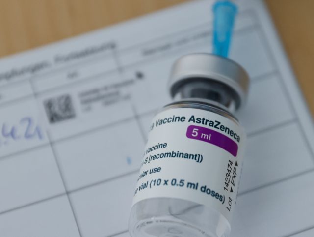AstraZenecaζ: Δικές της οδηγίες για τη χρήση του εμβολίου εφαρμόζει η Ισπανία