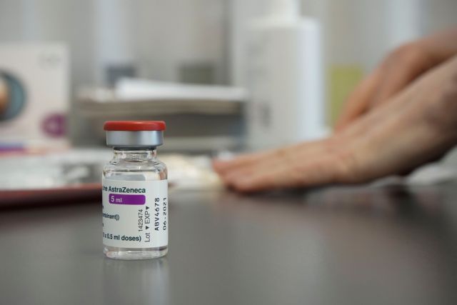 Εμβόλιο AstraZeneca : Μεγαλύτερος κίνδυνος θρομβώσεων σε γυναίκες κάτω των 60 ετών