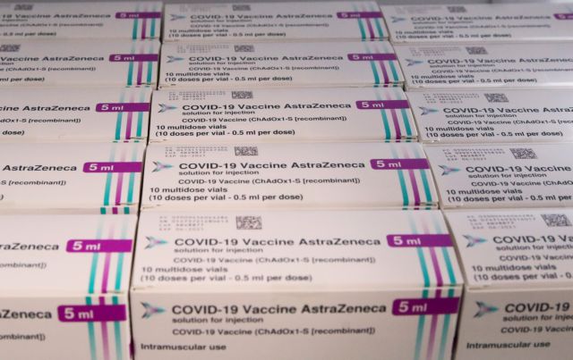 Εμβόλιο AstraZeneca : Τι θα γίνει στην Ελλάδα – Tα σενάρια που εξετάζει η Επιτροπή Εμβολιασμών