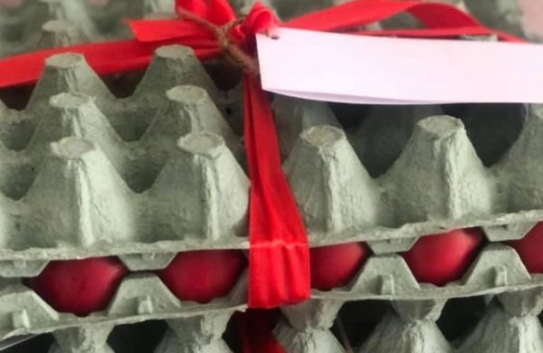 Στο ΑΧΕΠΑ η ασθενής 0 στην Ελλάδα – Πήγε με δώρο 600 κόκκινα αυγά για τους νοσηλευόμενους