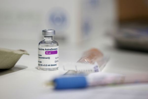 Λινού για AstraZeneca: «Αν ήμουν 35, θα προσπαθούσα να βρω άλλο εμβόλιο»