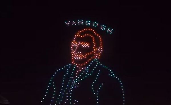 Ρεκόρ Γκίνες με drones να «ζωγραφίζουν» Βαν Γκογκ