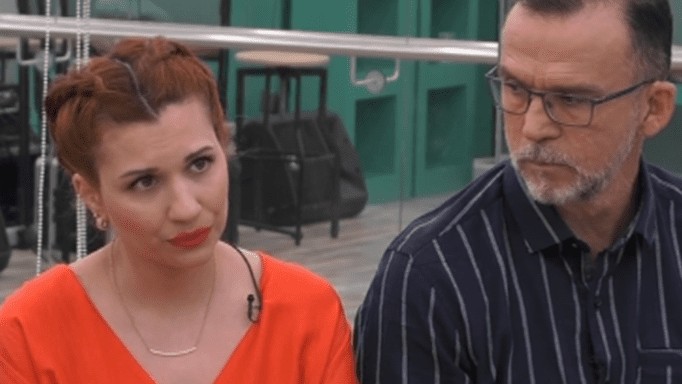 House of Fame: «Στα δώσαμε όλα και δεν μας έδωσες τίποτα» – Μαλλιά-κουβάρια στην ακαδημία