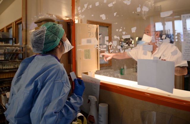 Johnson & Johnson : Το Βέλγιο αναστέλλει τη χορήγηση του εμβολίου