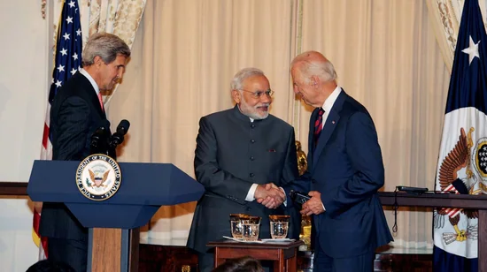 Κοροναϊός-Ινδία: Ο Αμερικανός πρόεδρος υποσχέθηκε στον Ινδό πρωθυπουργό κατεπείγουσα βοήθεια