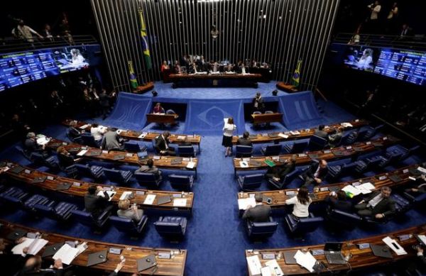 Βραζιλία : Ερευνα της Γερουσίας κατά Μπολσονάρο ενώ θερίζει ο κοροναϊός
